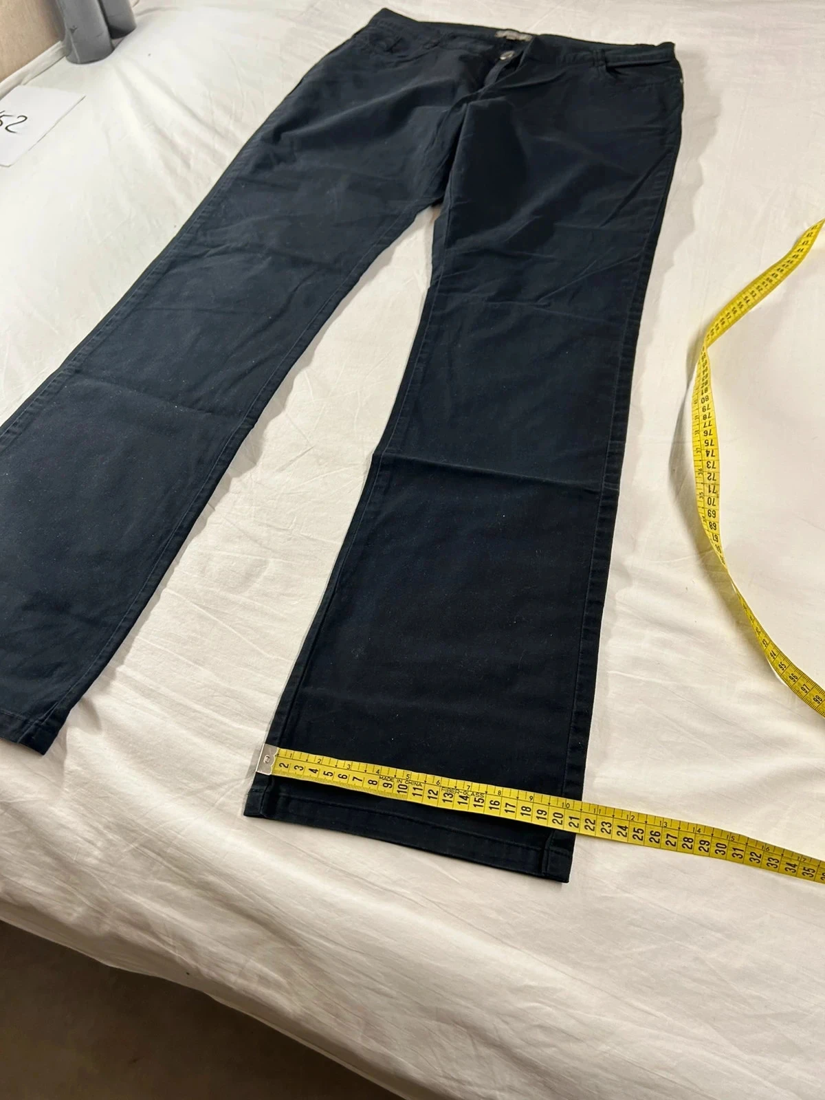 Calça jeans preta de corte reto In Extenso – photo 5